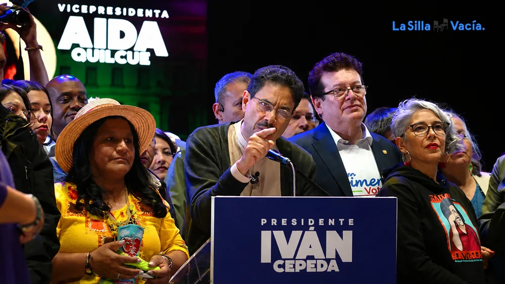 “Uribe no salió del discurso”: Iván Cepeda abrió y cerró su intervención hablando del expresidente en cierre de su campaña en Bogotá